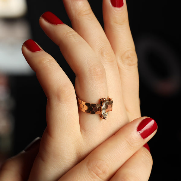 Vintage UNUSUAL Rose Gold Buckle Retro Chain Ring