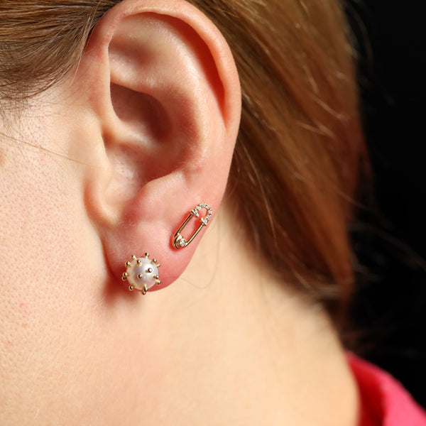 Diamond Safety Pin Stud Earrings in 18k Gold