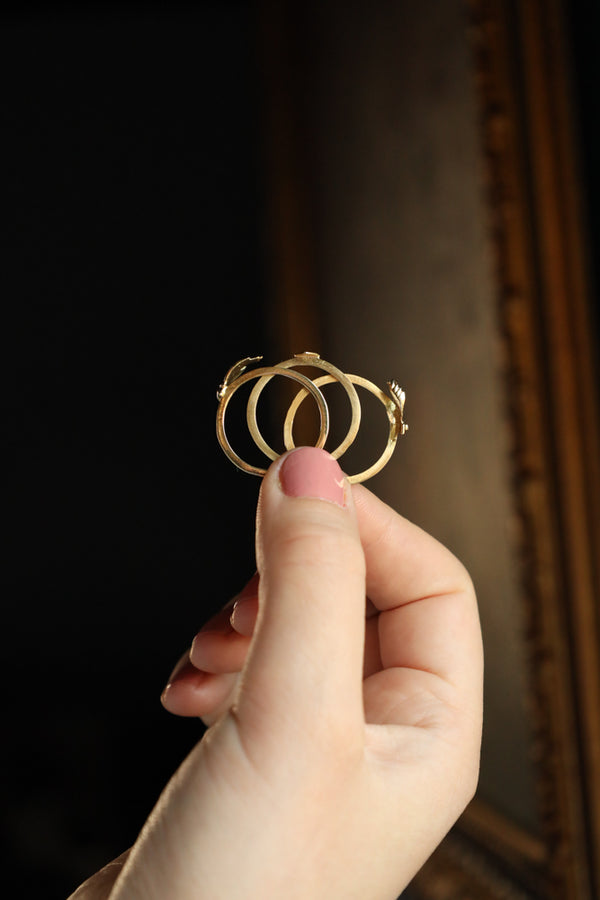 A well-preserved and highly collectible antique revival fede ring in solid 18k yellow gold!