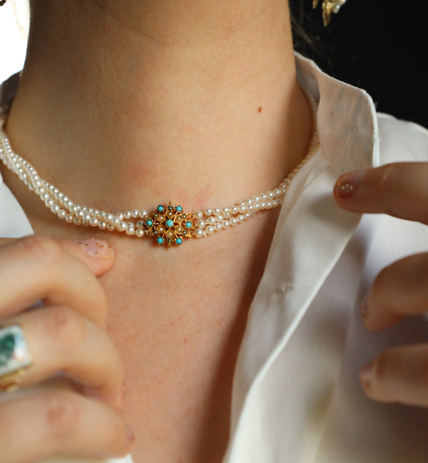 Anique Pearl Choker Necklace with Turquoise Clasp
