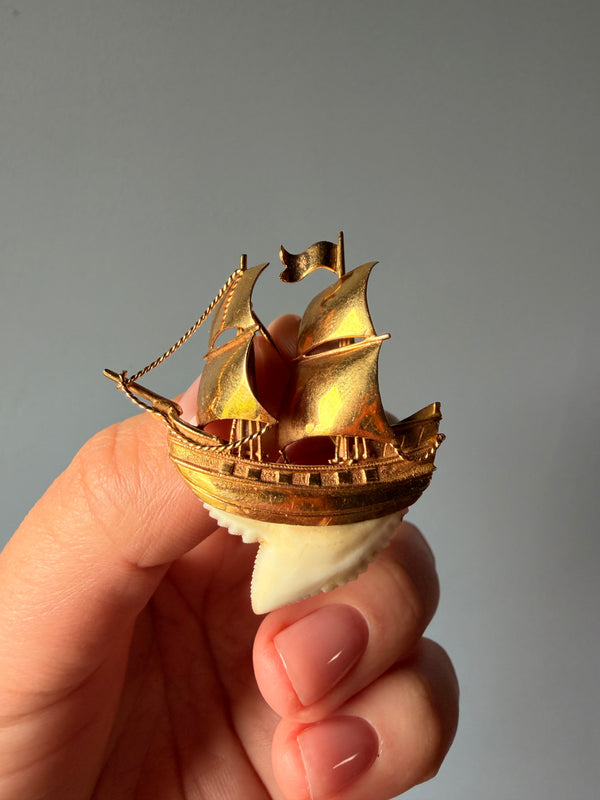 Antique Galleon Brooch with Tiger Shark Tooth in 18k Gold