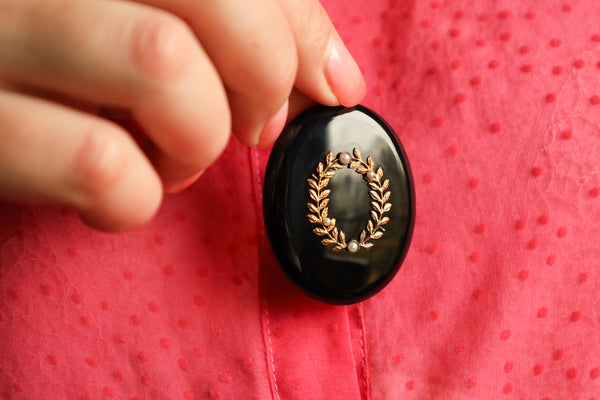 Antique Locket with Laurel Wreath: Memento Mori, Victorian Jewelry