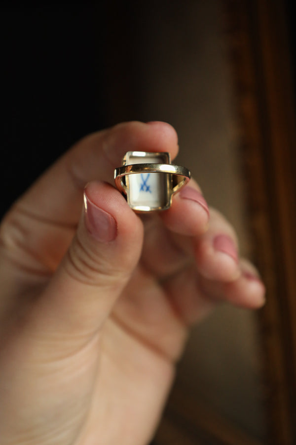 14k Gold Dragon Ring with Meissen Porcelain Green Dragon Sign