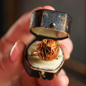 
LARGE SPHERE:
Crown: is 1.8 cm (0.71 inch) in diameter;
Ring Weight: circa 8.5 grams depending on size;
Condition: new.
