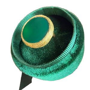 Vintage Green Chalcedony Ring: Solid 18k Gold Chrysoprase Jewelry