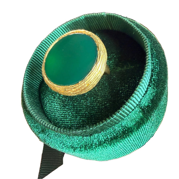 Vintage Green Chalcedony Ring: Solid 18k Gold Chrysoprase Jewelry