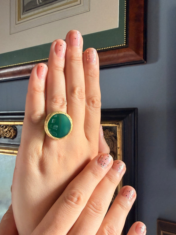Vintage Green Chalcedony Ring: Solid 18k Gold Chrysoprase Jewelry