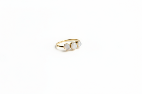 Vintage Three Stone Moonstone Ring