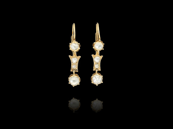 A classy and very feminine antique Victorian era pair of solid gold earrings! Made of solid 14 kt gold these earrings date back to mid-late 19th century and weight 4.3 grams.  The earrings are preserved in a superb condition.