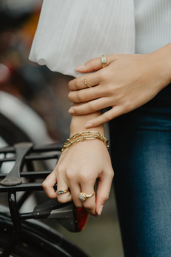 Geometric Minimalist Seashell 14k Gold Paperclip Bracelet