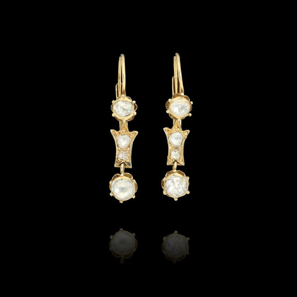 A classy and very feminine antique Victorian era pair of solid gold earrings! Made of solid 14 kt gold these earrings date back to mid-late 19th century and weight 4.3 grams.  The earrings are preserved in a superb condition.